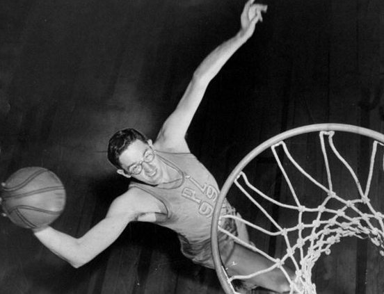 篮球眼镜下的NBA是一代代的传承